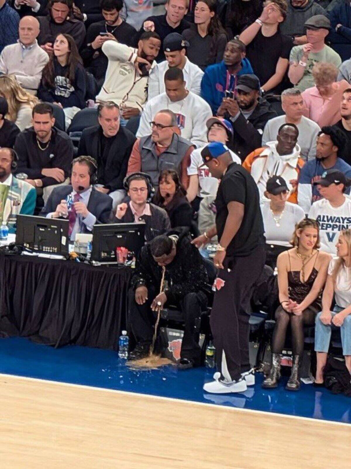Tracy Morgan at Knicks Game