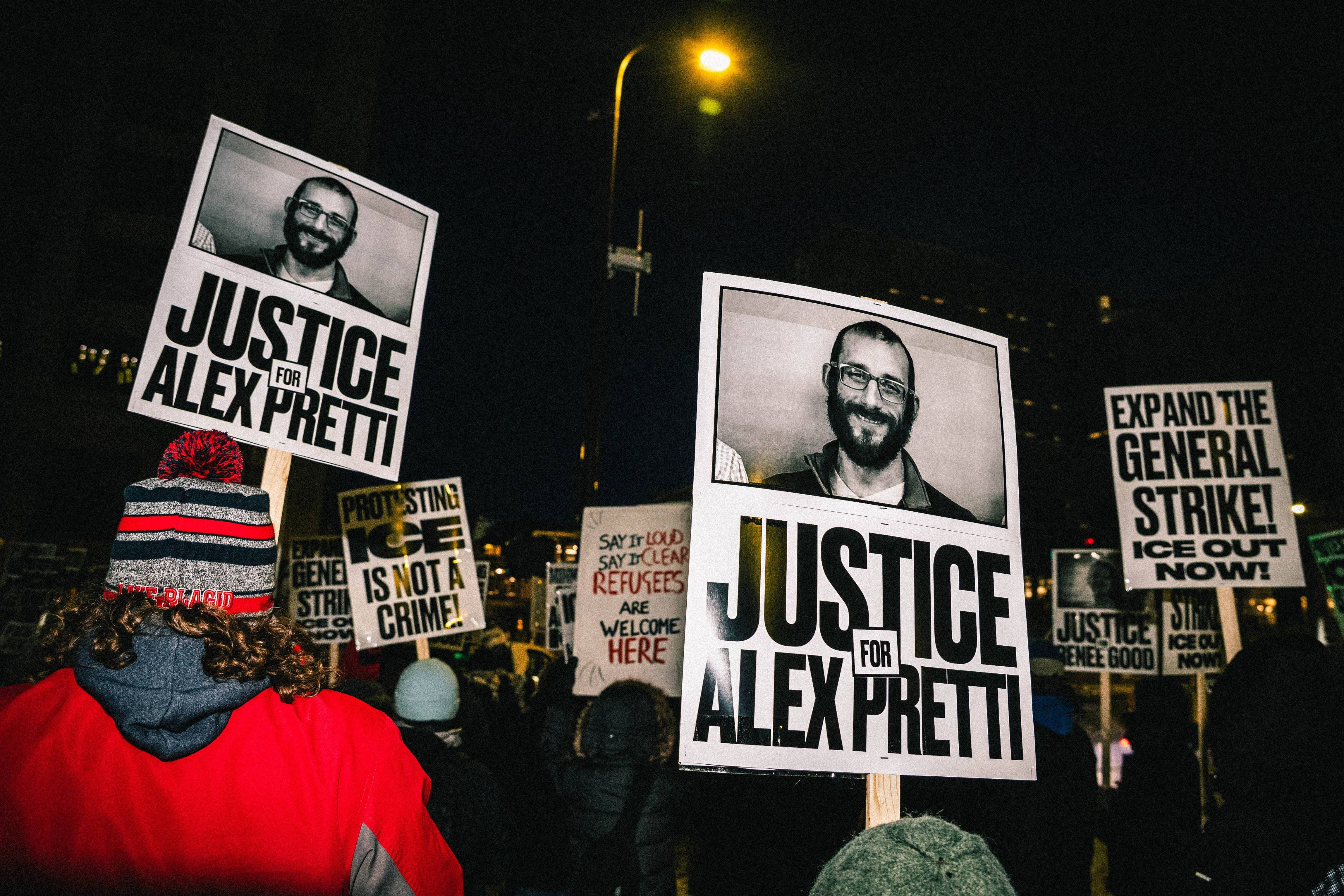 Mort d'Alex Pretti: les agents impliqu&eacute;s dans son d&eacute;c&egrave;s ont &eacute;t&eacute; suspendus