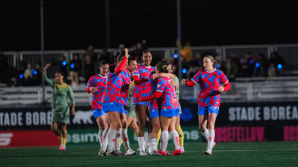 Throw Roses Encore Encore une victoire pour les Roses | Le Journal de Montréal
