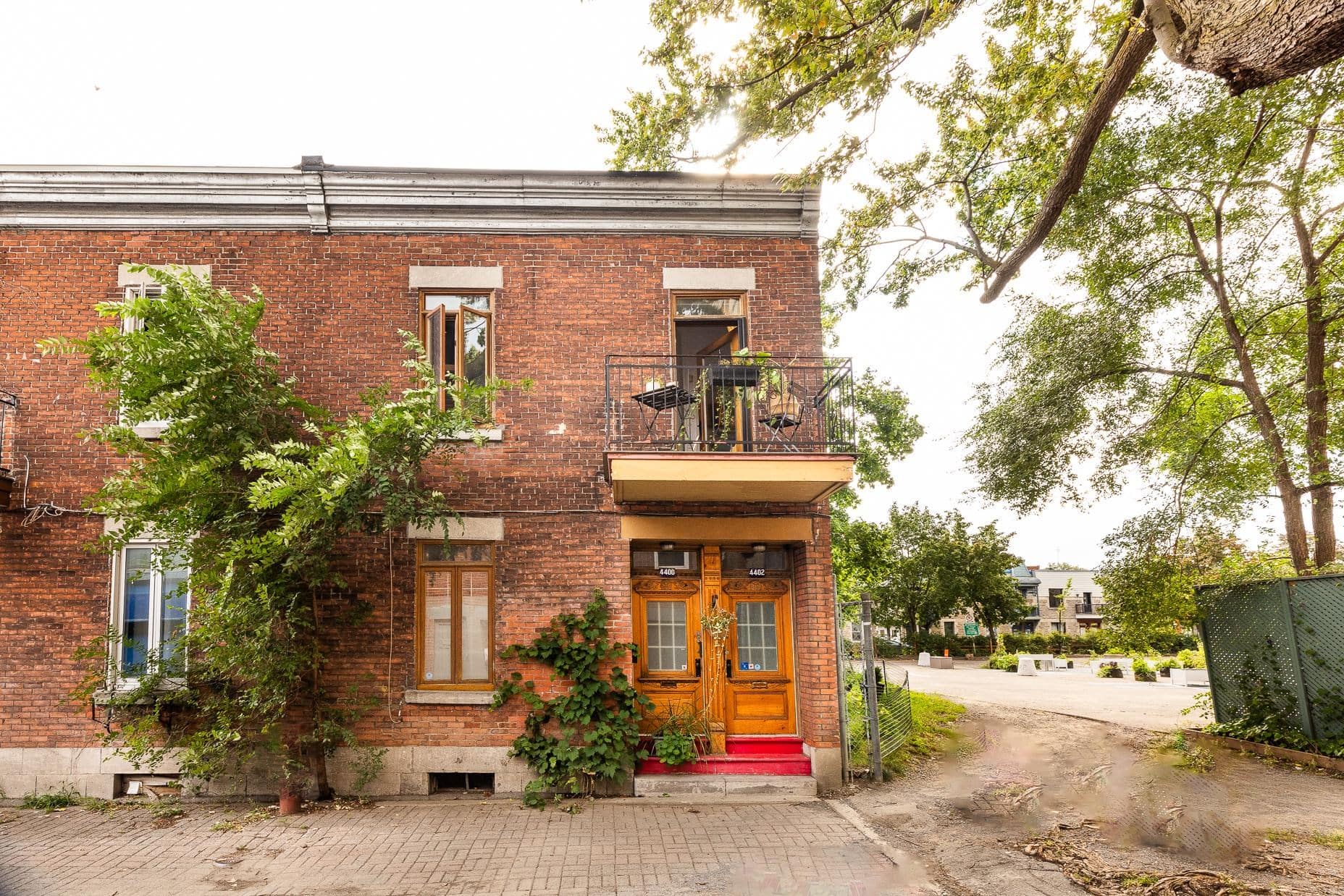 Une maison au charme européen à 970 000$ 