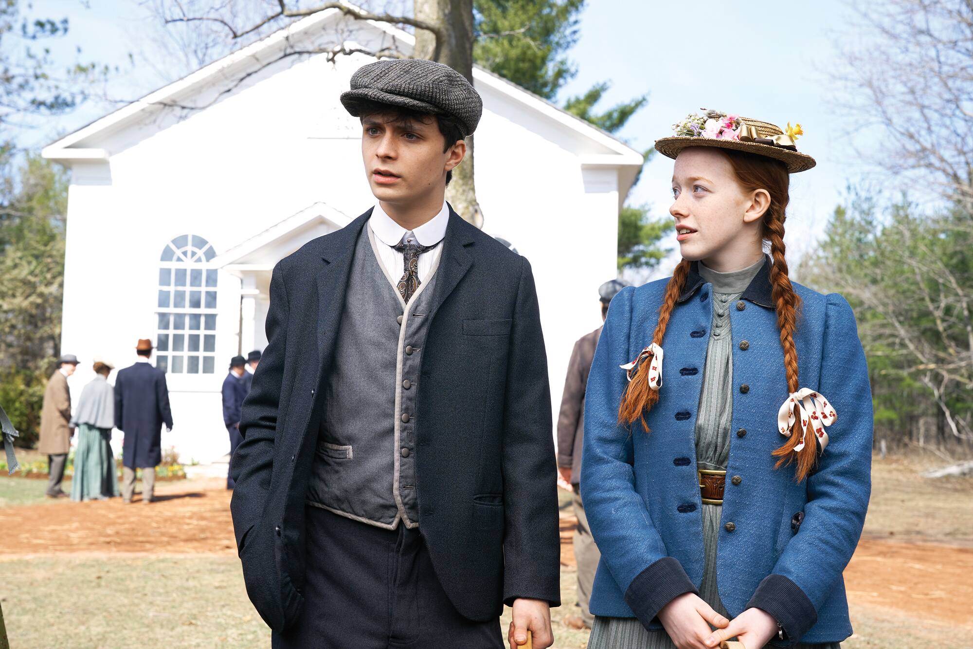 Gilbert et Anne (Lucas Jade Zumann et Amybeth McNulty) sont enfin réunis.