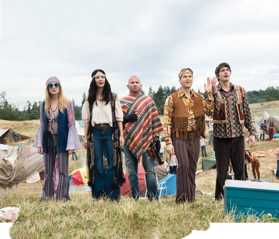 Sara, Zari, Mick, Nate et Ray (Caity Lotz, Tala Ashe, Dominic Purcell, Nick Zano et Brandon Routh) cherchent une créature dangereuse en plein festival de Woodstock.