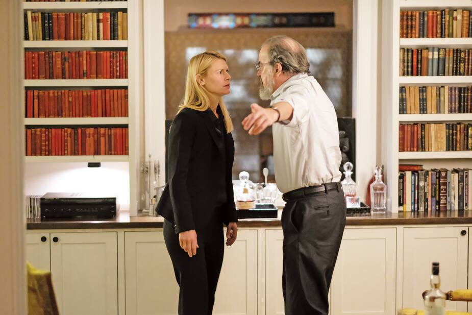 Autrefois alliés, Carrie et Saul (Claire Danes et Mandy Patinkin) se déchirent.