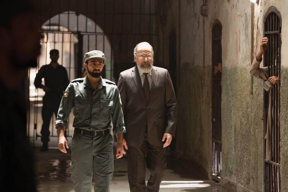 Saul (Mandy Patinkin) doute fort que 24 heures soient suffisantes pour sauver Max.