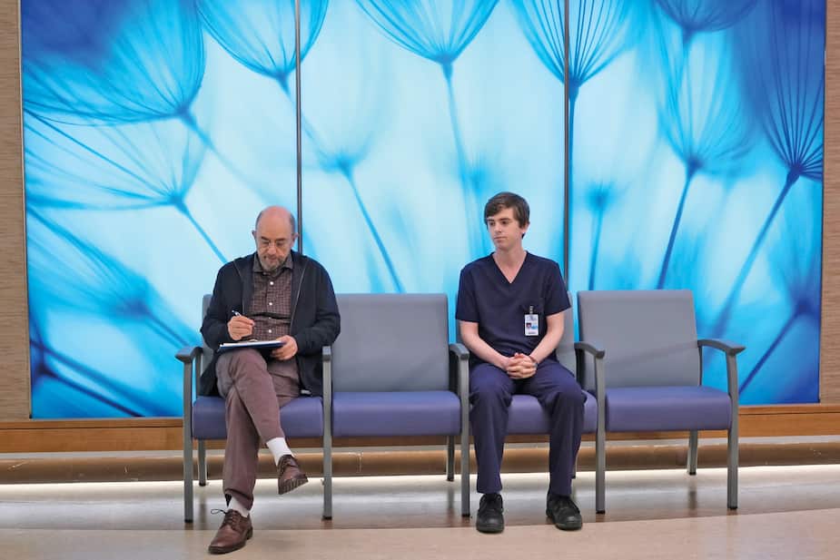 Afin de mieux comprendre le Dr Glassman (Richard Schiff), Shaun (Freddie Highmore) décide de faire un exercice d’empathie.