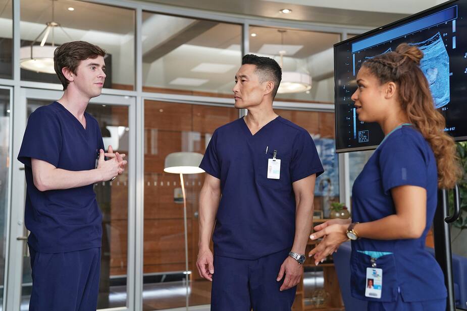 Même si le Dr Han (Daniel Dae Kim) ne trouve rien à redire sur les compétences de Shaun (Freddie Highmore), il compte le muter dans un autre service.