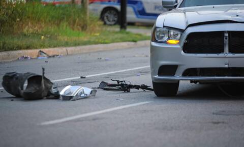 Face-à-face entre une voiture et une trottinette électrique à Montréal
