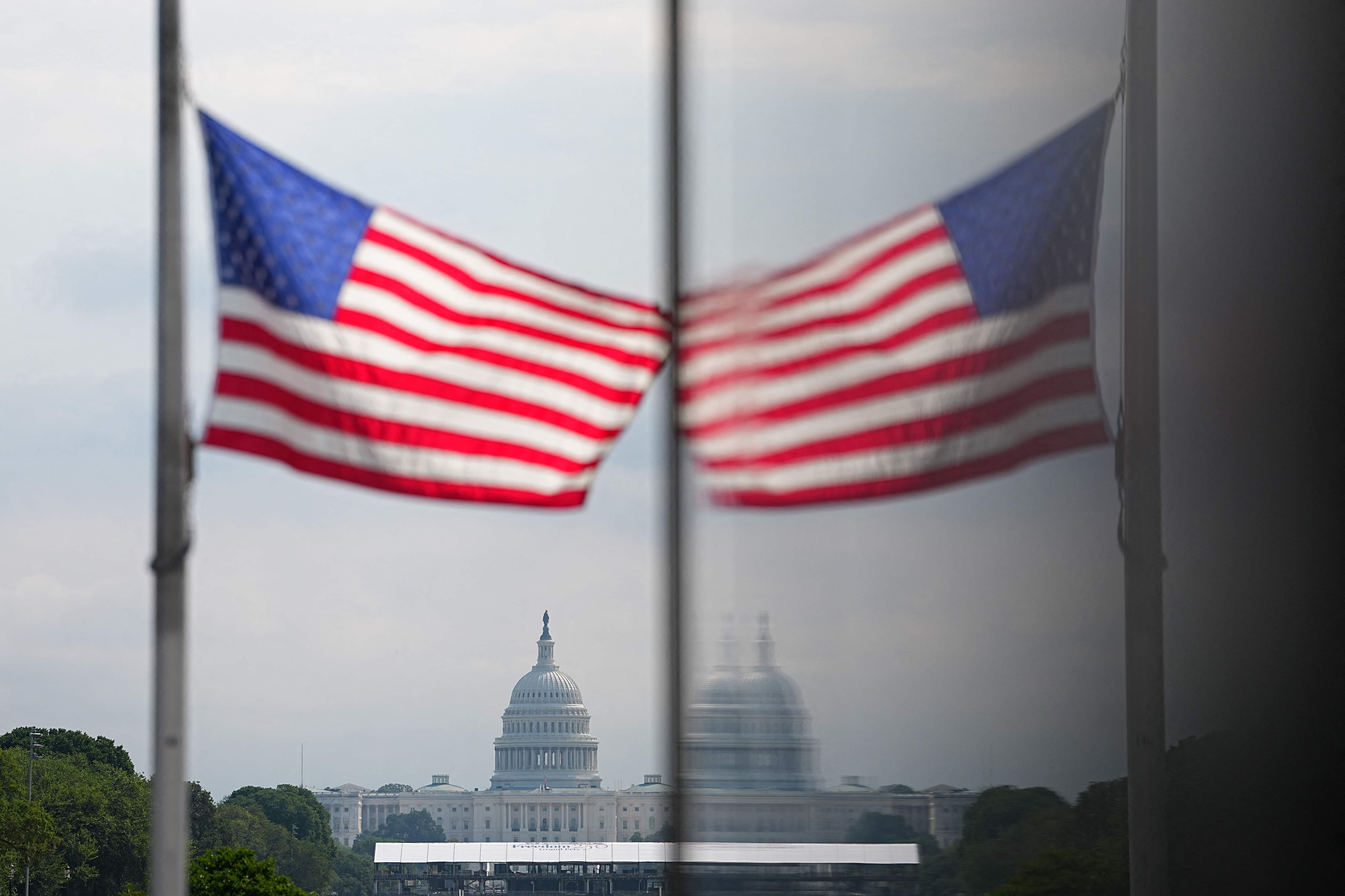 Début des opérations de vote par correspondance pour les élections de mi-mandat aux États-Unis