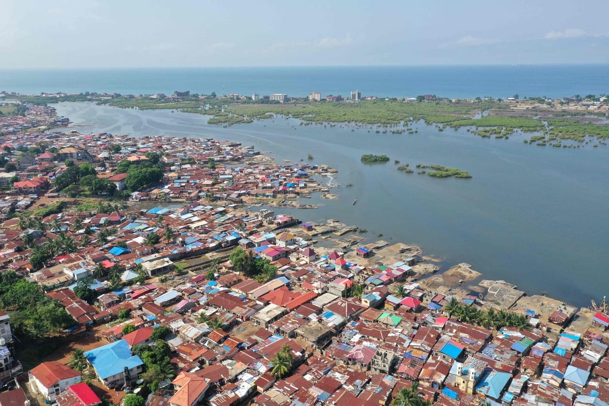 Dix nouveaux migrants expulsés des États-Unis vers la Sierra Leone
