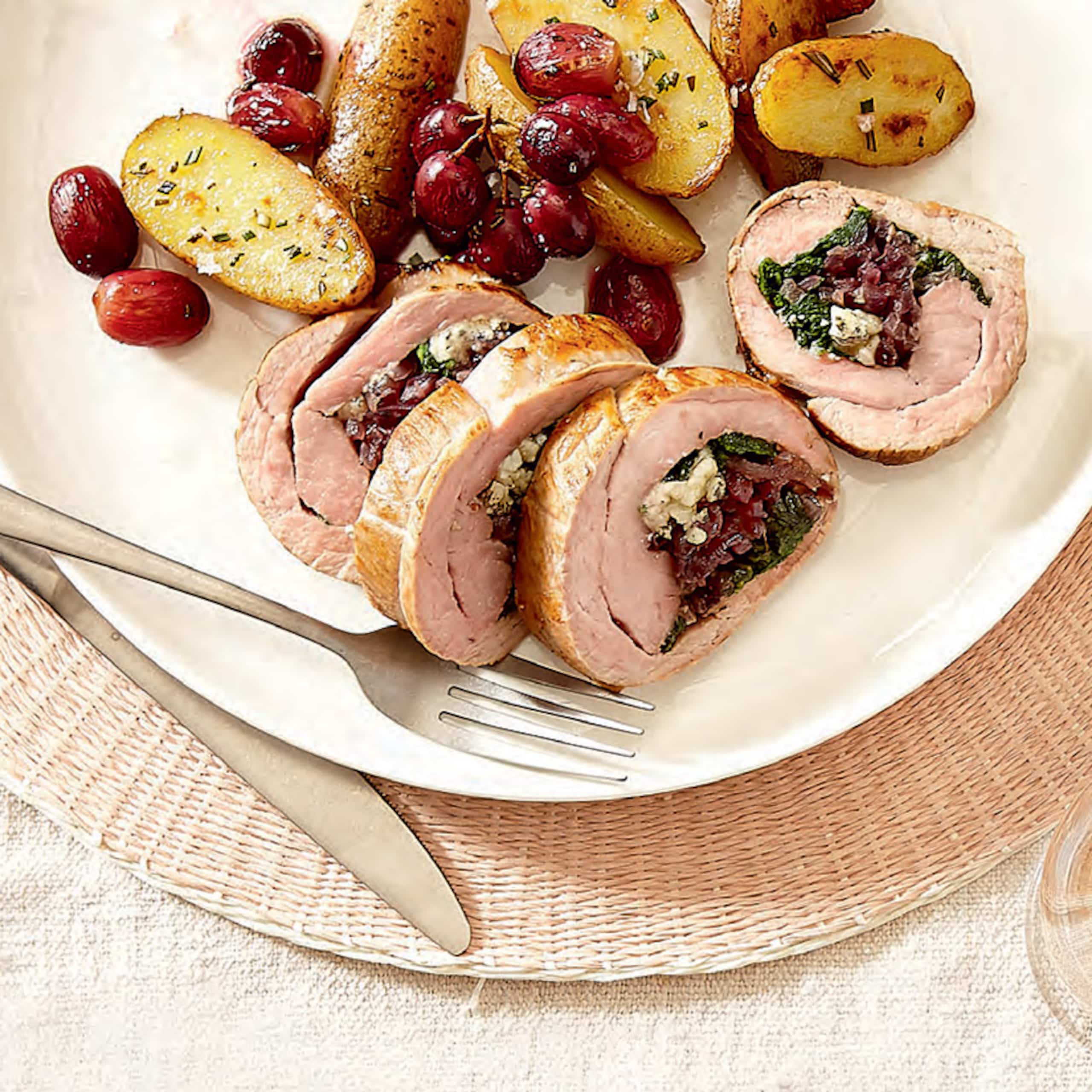 Filets De Porc Farci Aux Oignons Caram lis s Et Au Fromage Bleu Coup filets-de-porc-farci-aux-oignons-caram-lis-s-et-au-fromage-bleu-coup