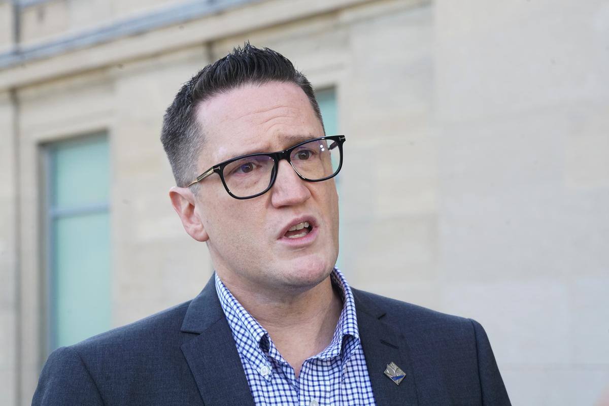 Vigile pour les victimes de London: le ministre Charette hué - Vimarsana News
