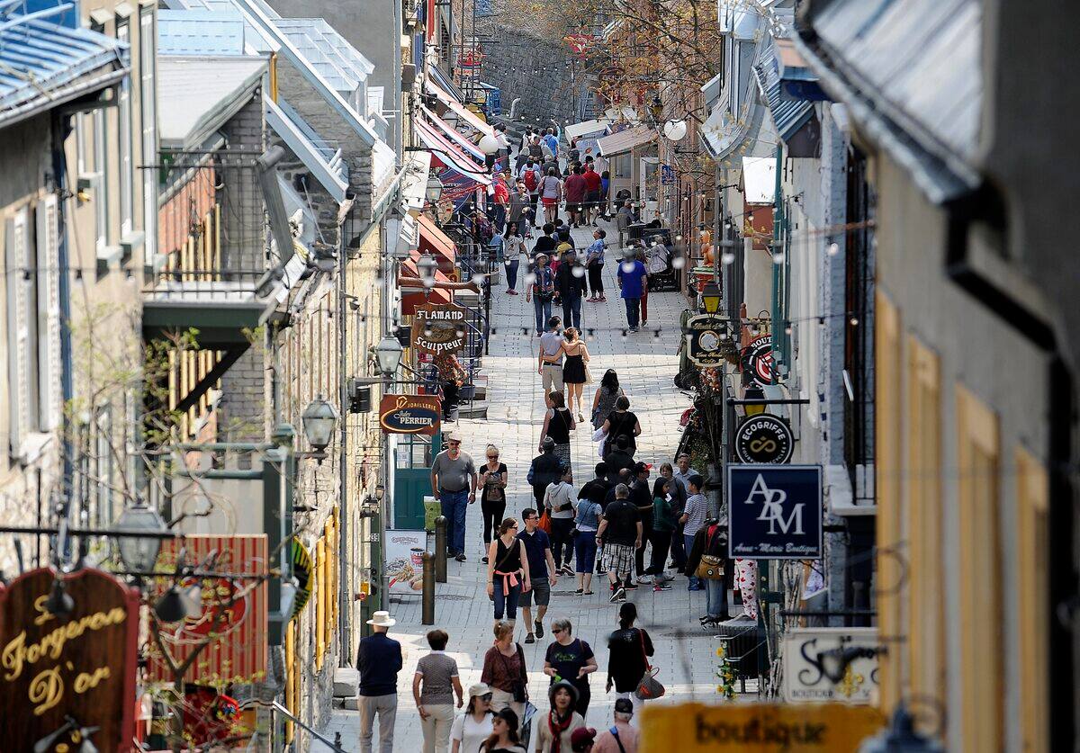 Les touristes sont de retour &agrave; Qu&eacute;bec