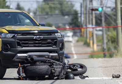 Un motociclista de 76 años perdió la vida en el sector de Beauport, en Quebec, el 11 de julio, atropellado por una furgoneta.