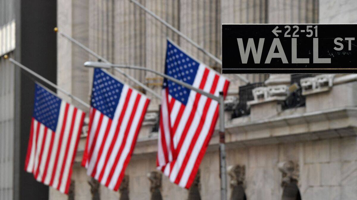 Wall Street finit sur une note contrastée, prises de bénéfices et politique pèsent