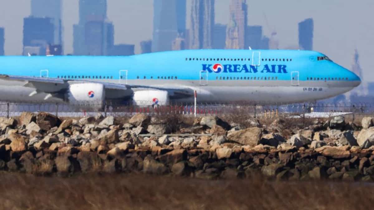 Chute de 8200 mètres: 17 passagers blessés après un incident dans un Boeing 737-8