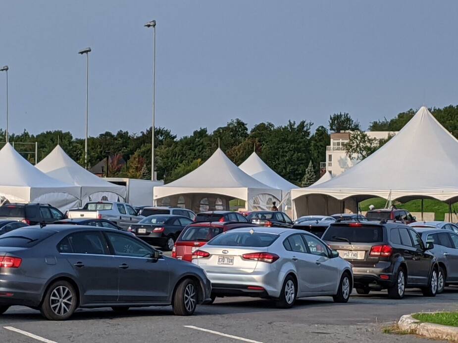 Image principale de l'article Sur place 5h avant l’ouverture pour passer un test