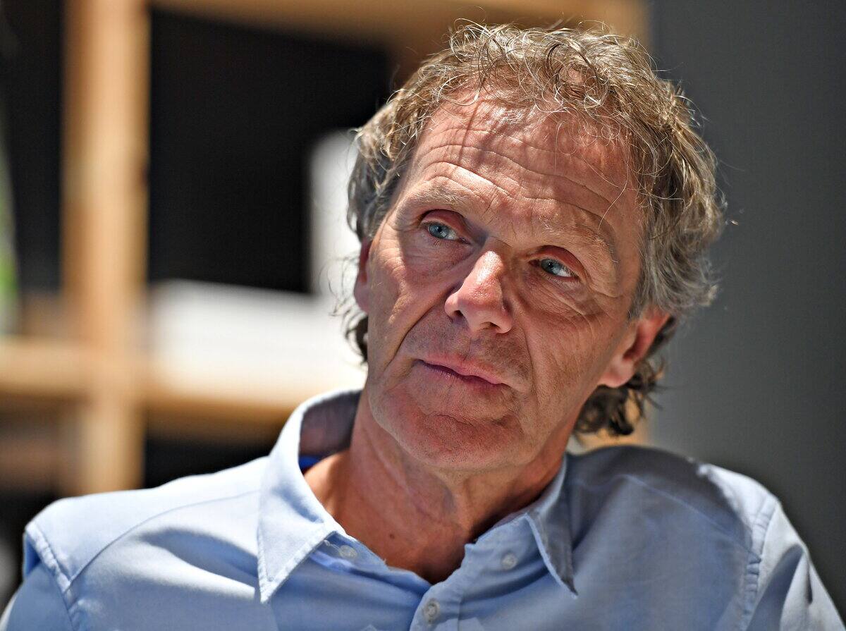 ラボスクールの共同設立者、ピエール・ラヴォイ、リカルド・ラリヴェ、ピエール・ティボーの共同設立者は、ケベックのエスパース400Eで過去8年間に行われた作品に捧げられた展示会の現場に出席します。