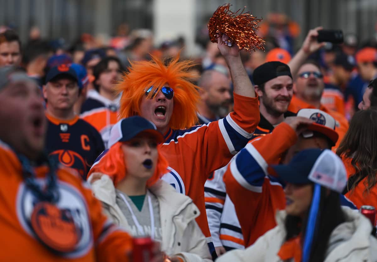 Séries éliminatoires de la LNH: altercations et batailles dans les gradins à Edmonton dans la série entre les Oilers et les Ducks
