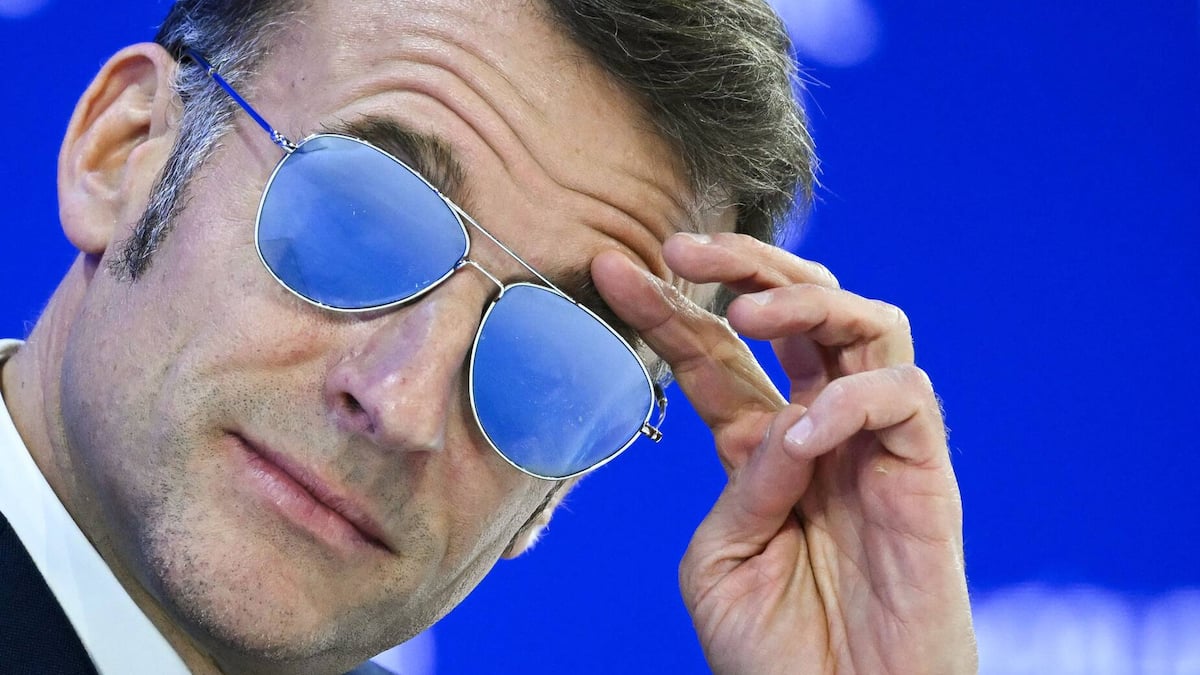 Les lunettes d’aviateur très chères portées par Macron à Davos font exploser les ventes pour un fabricant