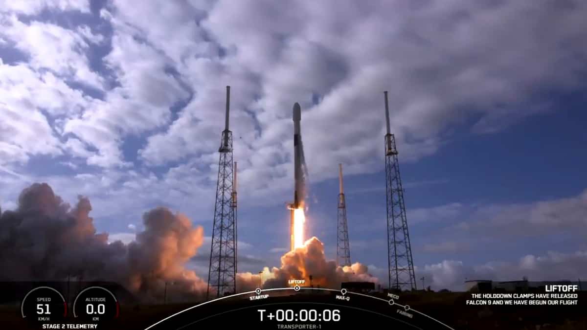 Foguete SpaceX envia um número recorde de satélites para o espaço Foguete SpaceX envia um número recorde de satélites para o espaço
