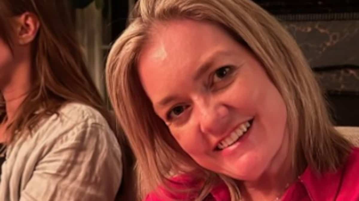 Colleen Hoover Completes Radiation Treatment After Cancer Battle Colleen Hoover Completes Radiation Treatment After Cancer Battle