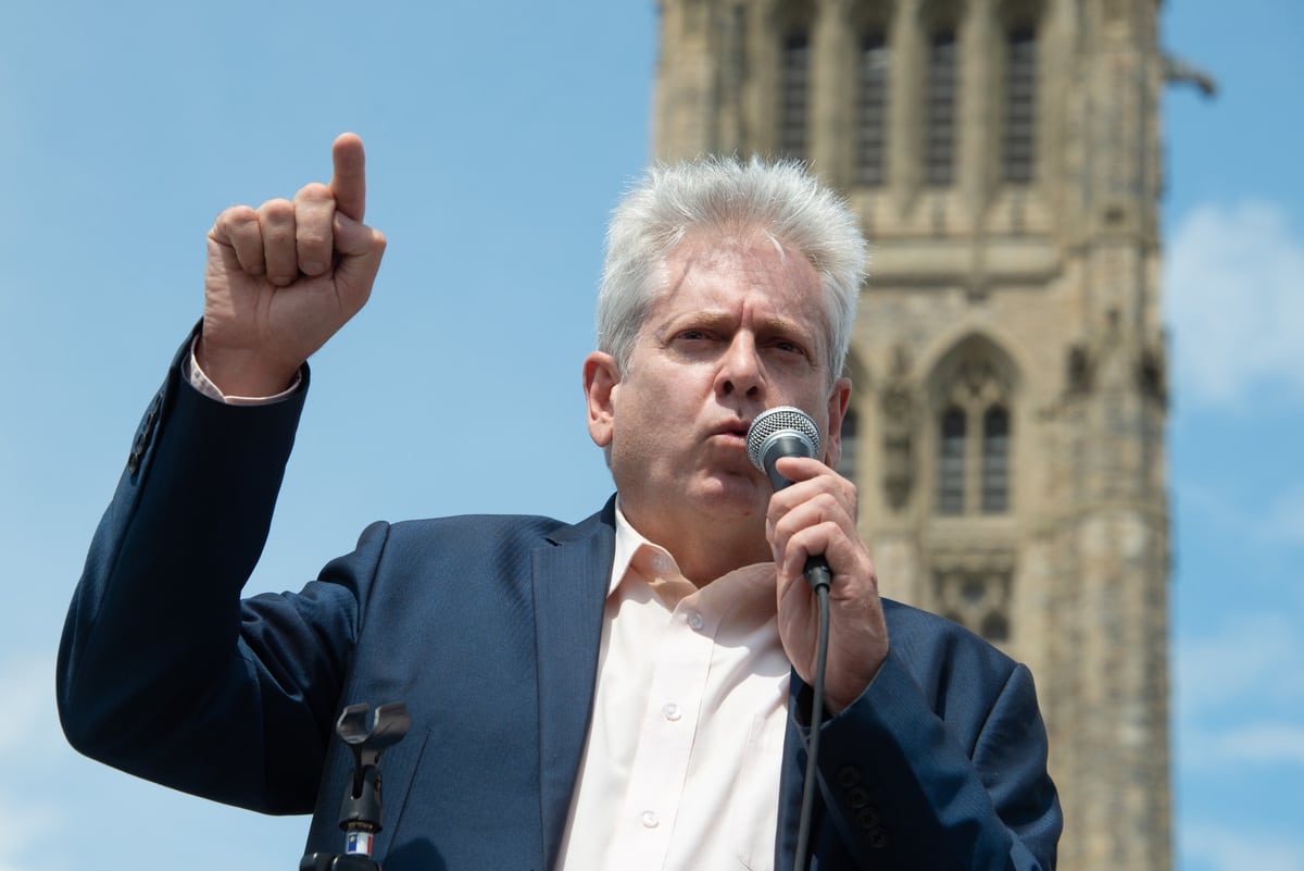 Facebook: le NPD r&eacute;clame la ligne dure