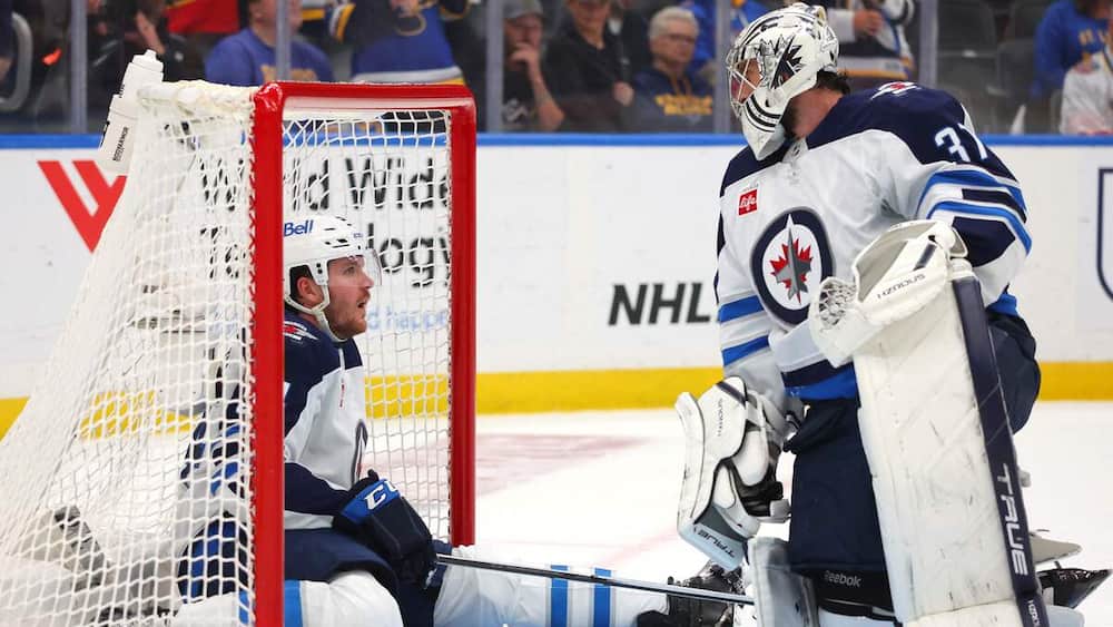 Hellebuyck s’écroule encore et il y aura un septième match