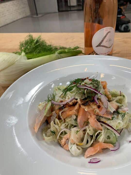 Salade de fenouil à l’orange et au saumon grillé