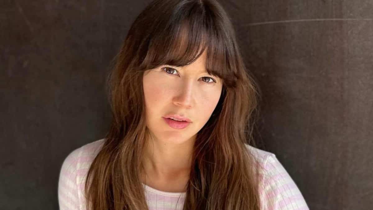 Juliette Gosselin D voile Ses Mamelons Dans Un Haut Transparent En juliette-gosselin-d-voile-ses-mamelons-dans-un-haut-transparent-en