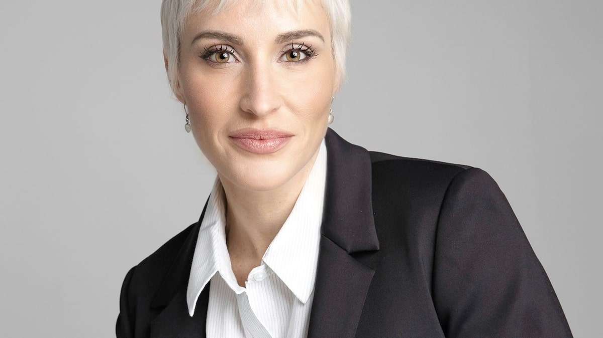 Ex-policière accusée: elle aurait encouragé une amie au suicide dans le but d'empocher 2 M$