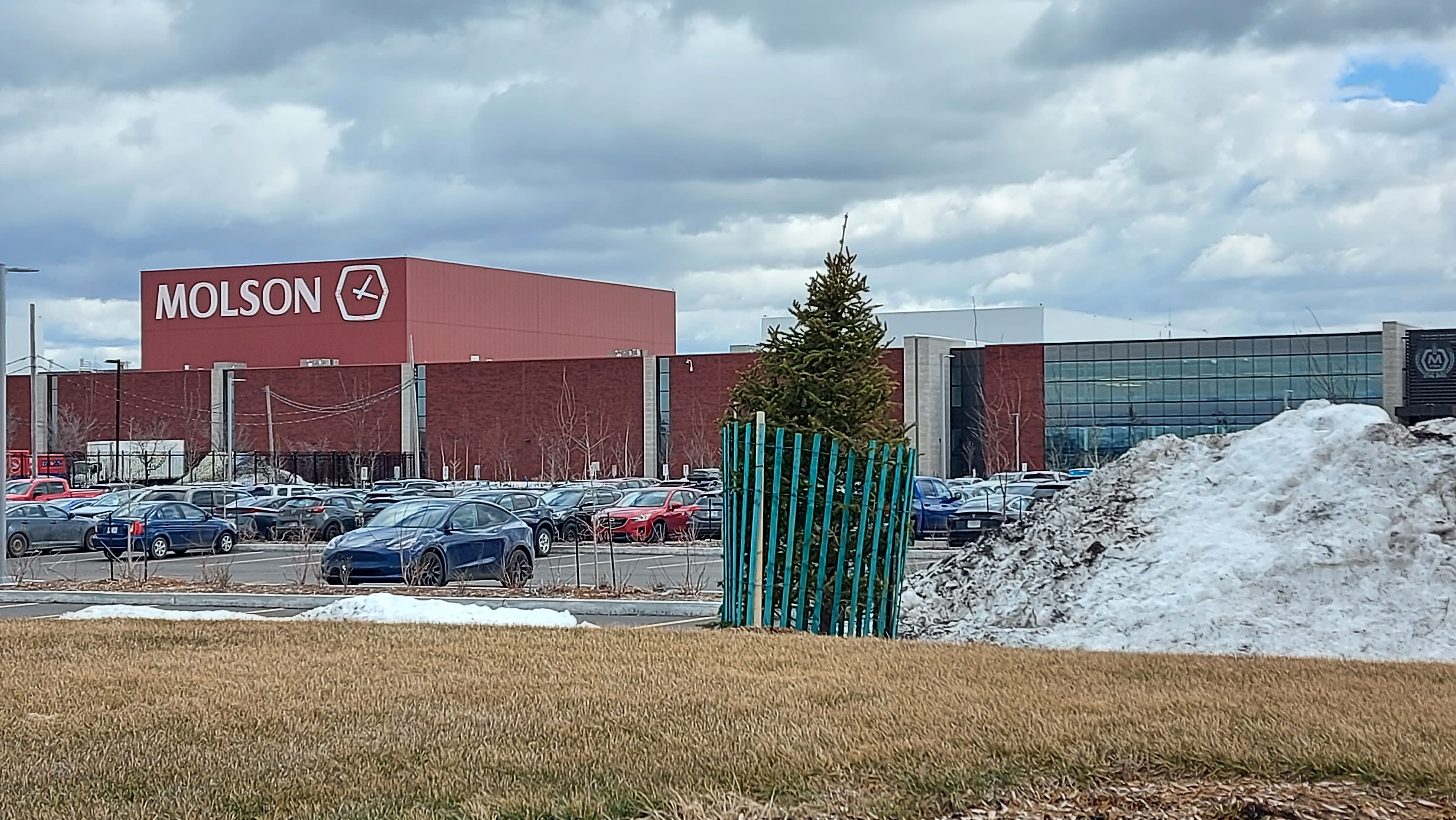 Les travailleurs de Molson de Longueuil d&eacute;clenchent une gr&egrave;ve illimit&eacute;e