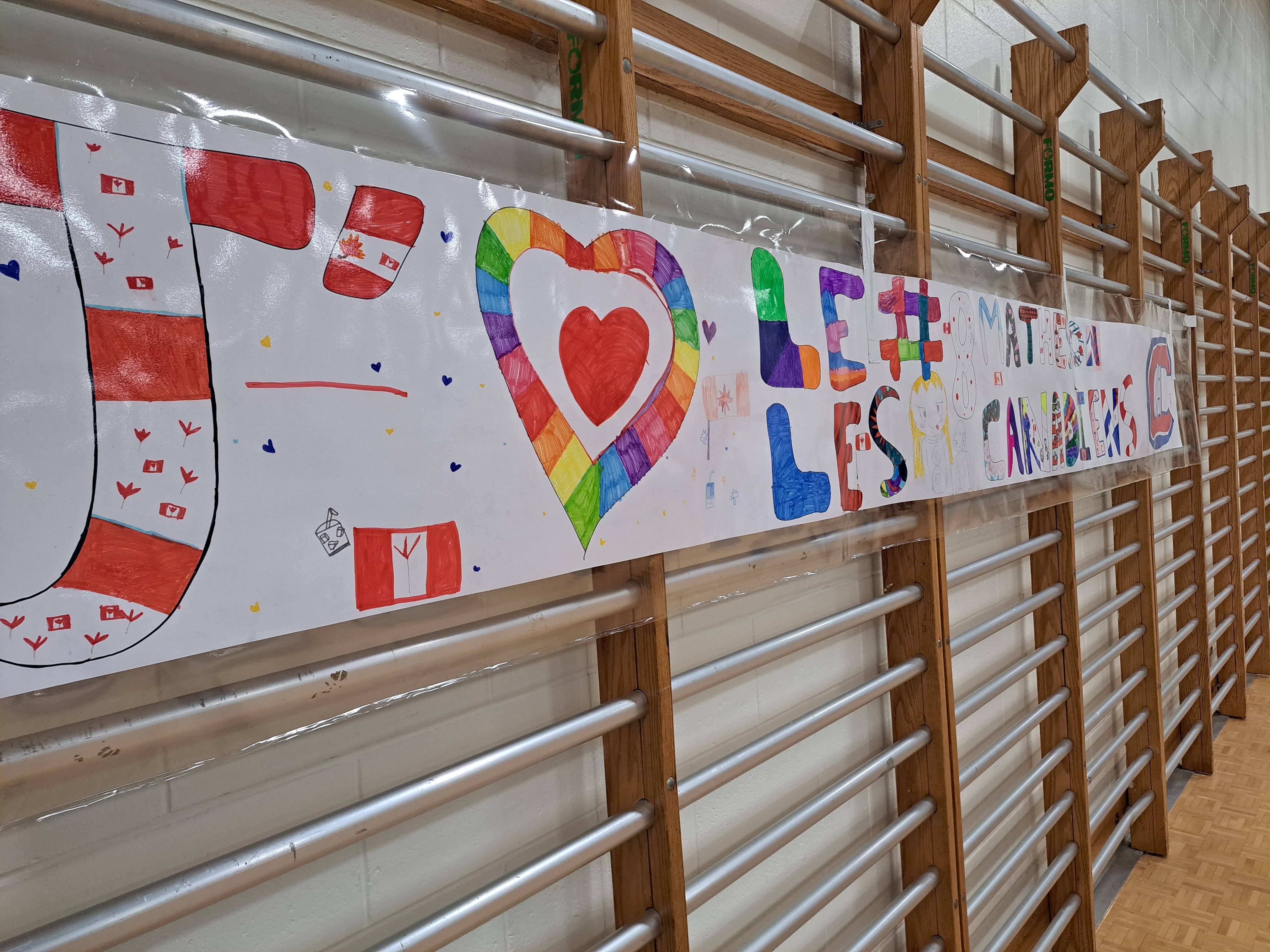 Matheson reçu comme une «rock star» dans une école primaire de Montréal