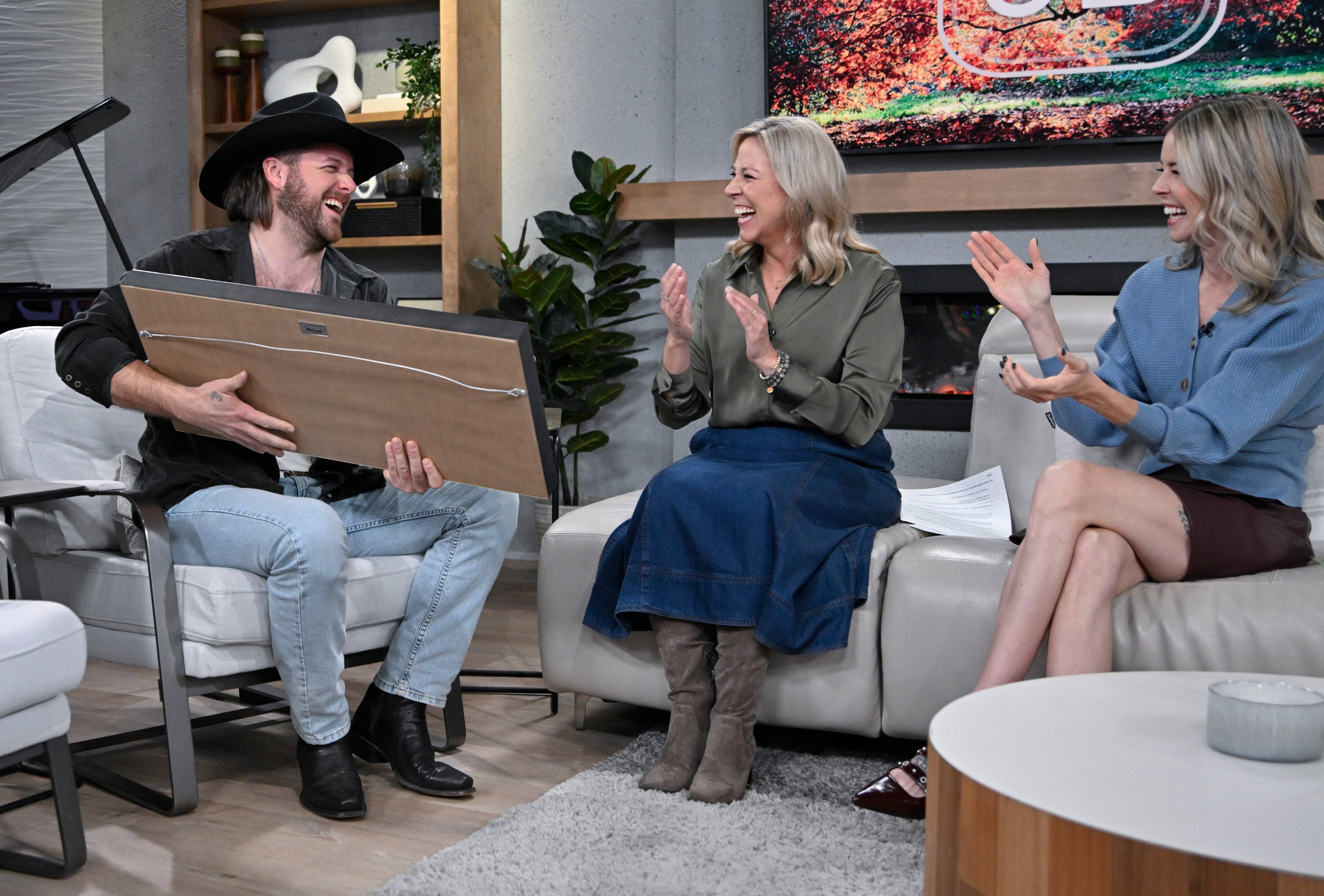 Matt Lang reçoit une surprise de taille en direct