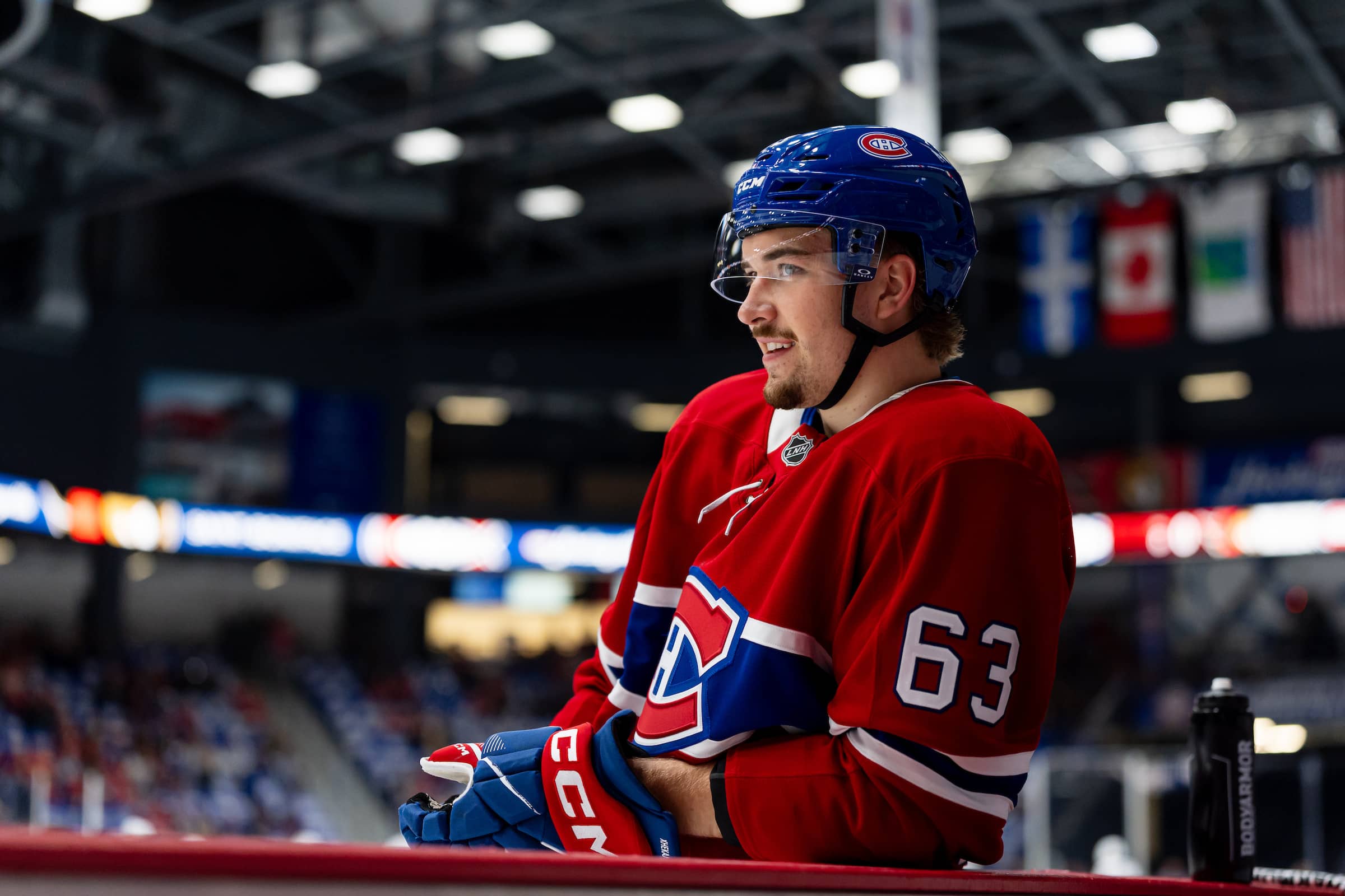 Si vous croyez que Florian Xhekaj amorcera la saison avec le Canadien, préparez-vous à déchirer votre chemise