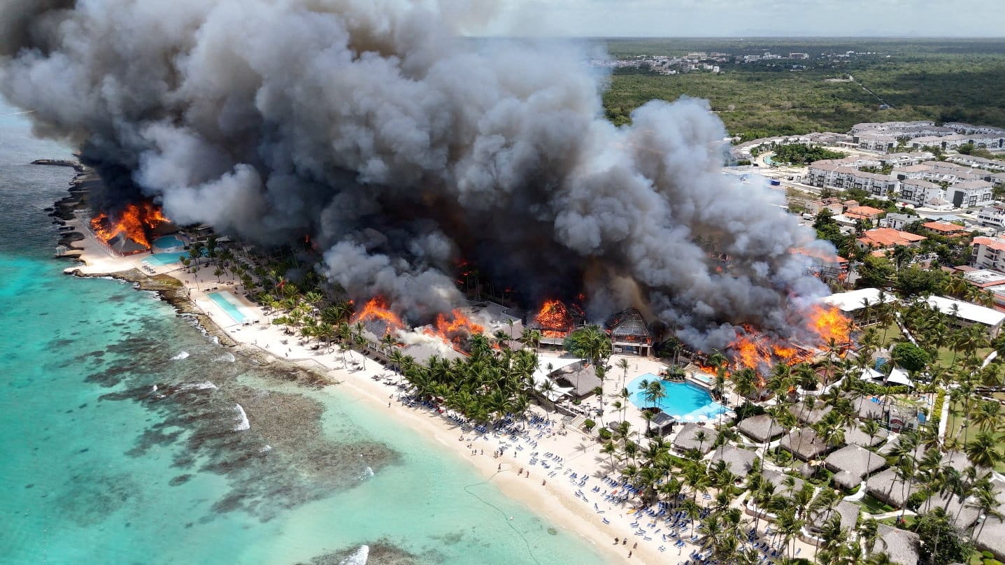 Image principale de l'article Violent incendie dans un hôtel dominicain