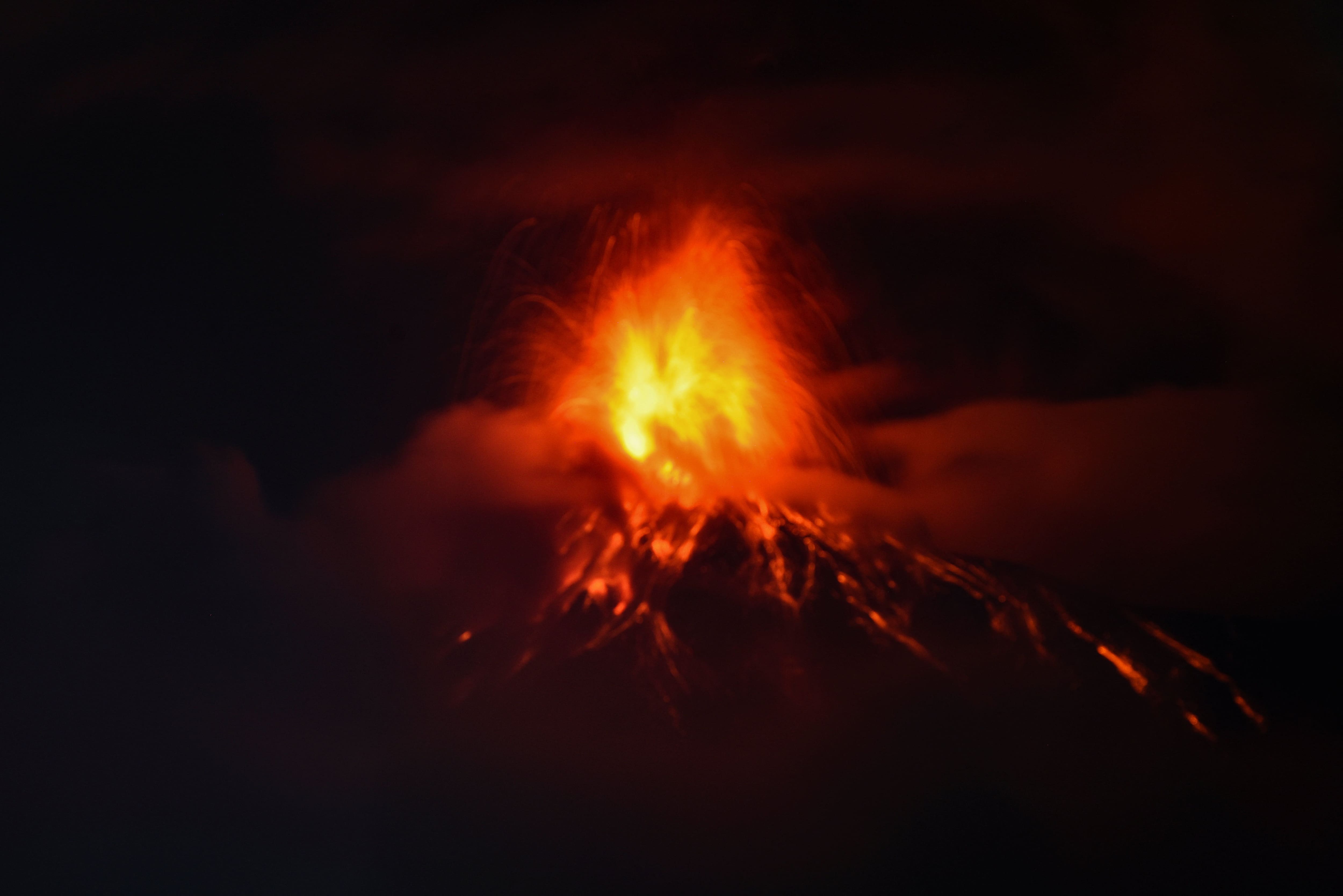 IMAGES | Volcan de Fuego en éruption: le Guatemala déclenche l'alerte maximale