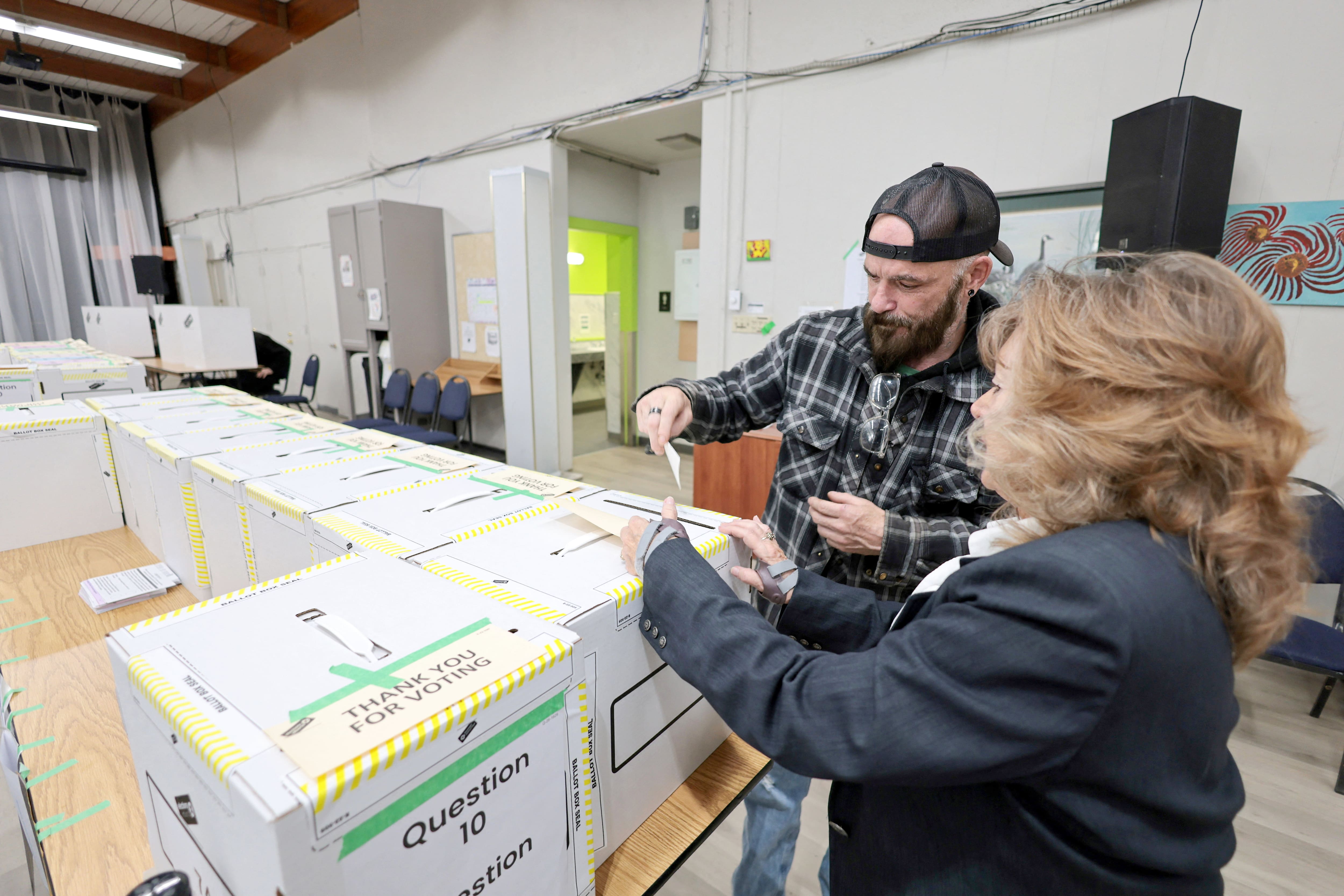 Vote de référendum en Alberta: la majorité des bureaux de vote fermés ...
