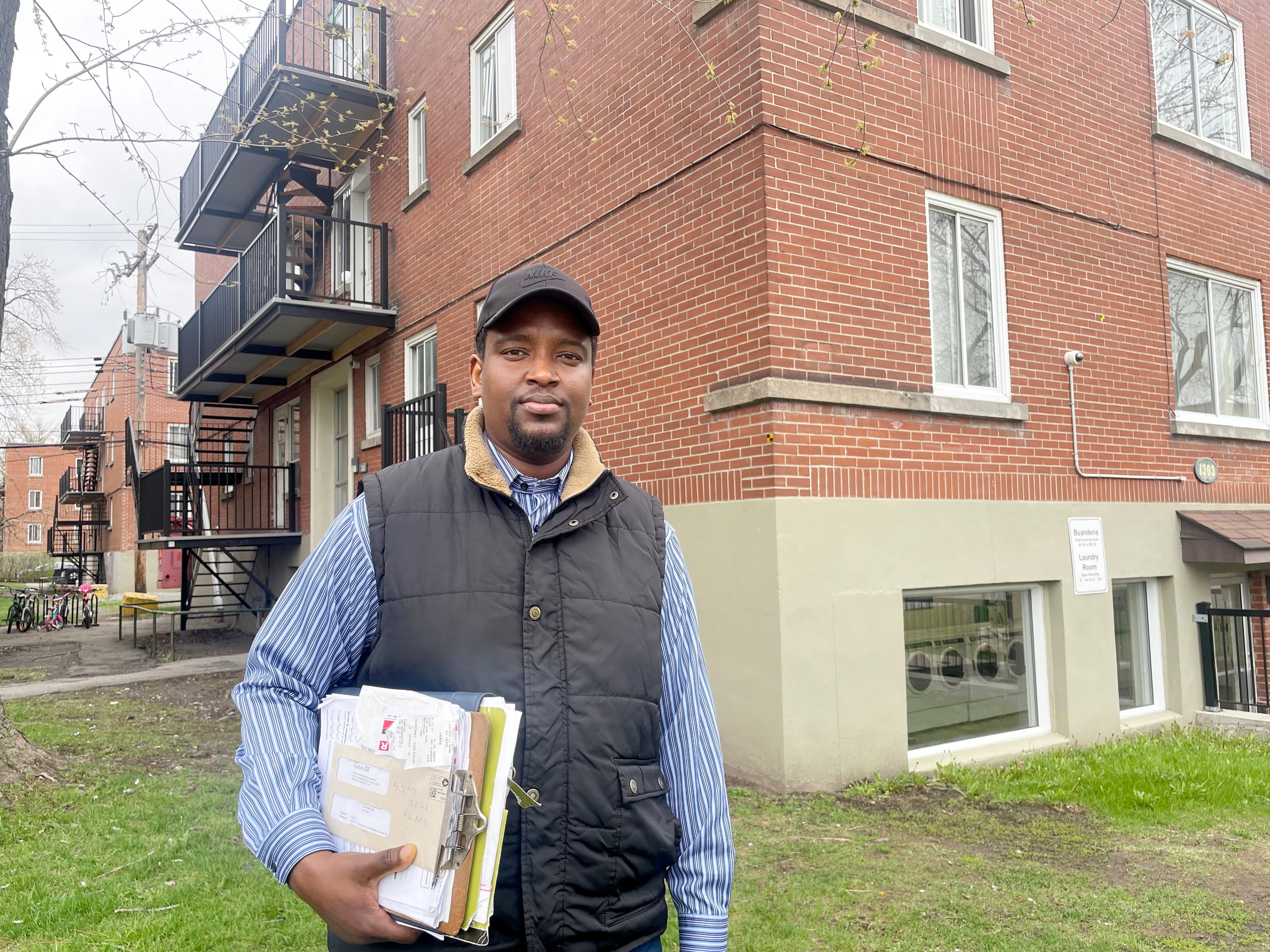 «100$ en plus du chauffage, c’est beaucoup pour un logement infesté de cafards et de punaises»: ils dénoncent des hausses de loyer au Norgate