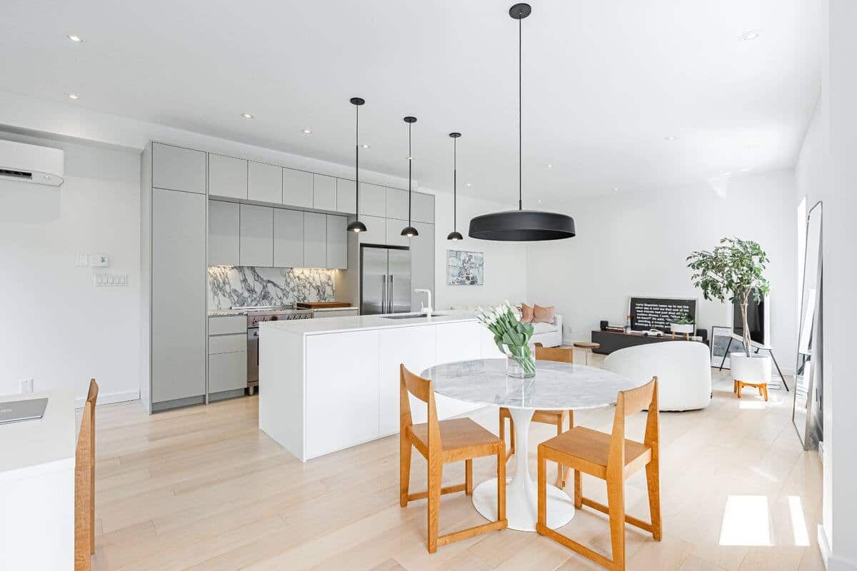 Une maison de ville rénovée à vendre pour 629 000$