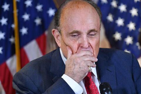 La Reserva Federal allanó el apartamento de Rudy Giuliani, el ex abogado de Trump
