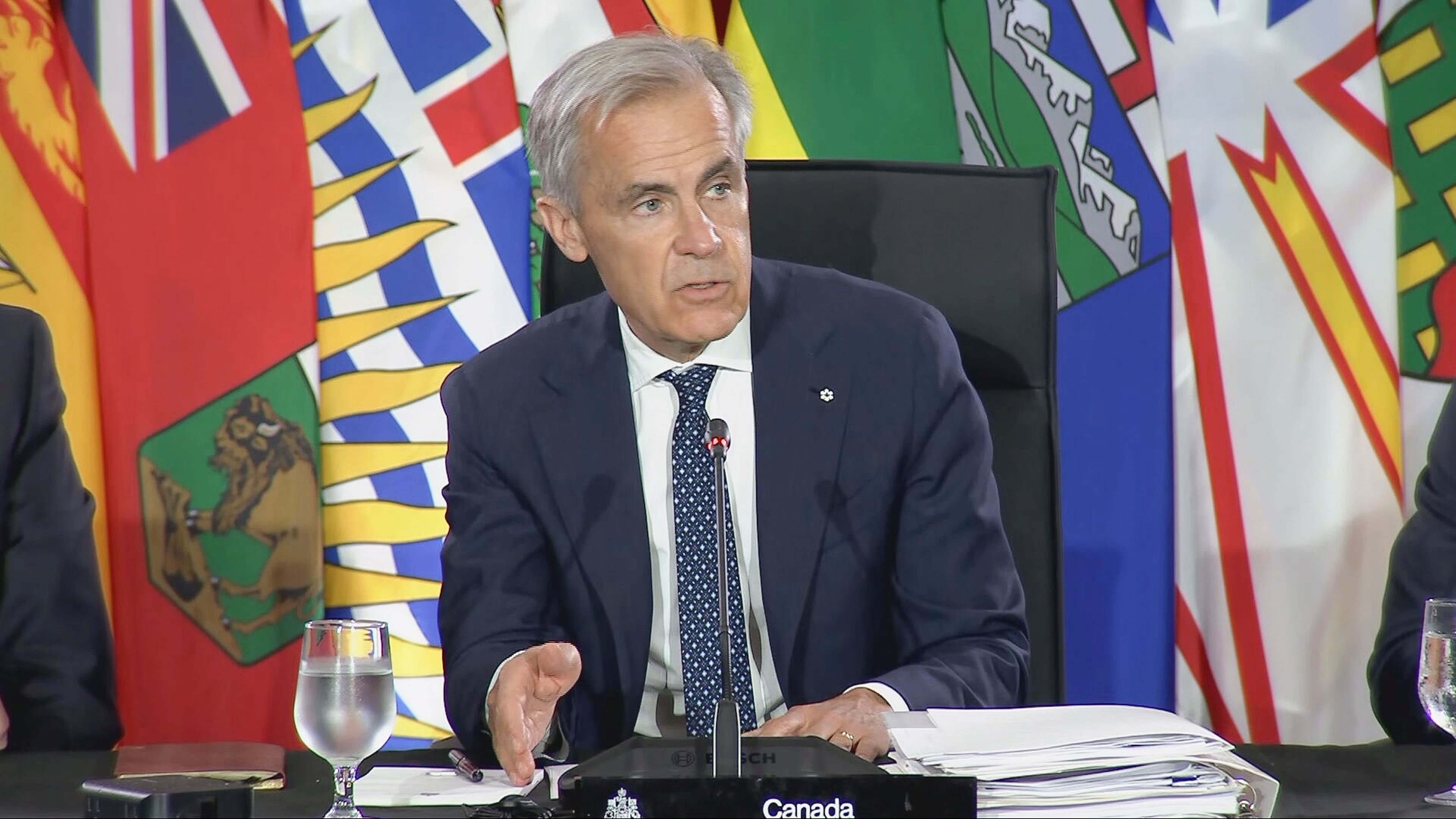 Tarifs douaniers: Carney ne veut pas mettre le pétrole dans la balance