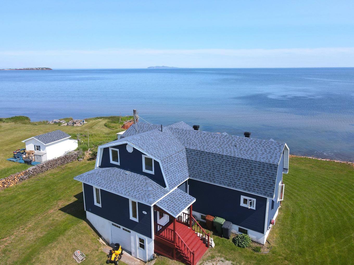 Une maison face à la mer à vendre pour 575 000$