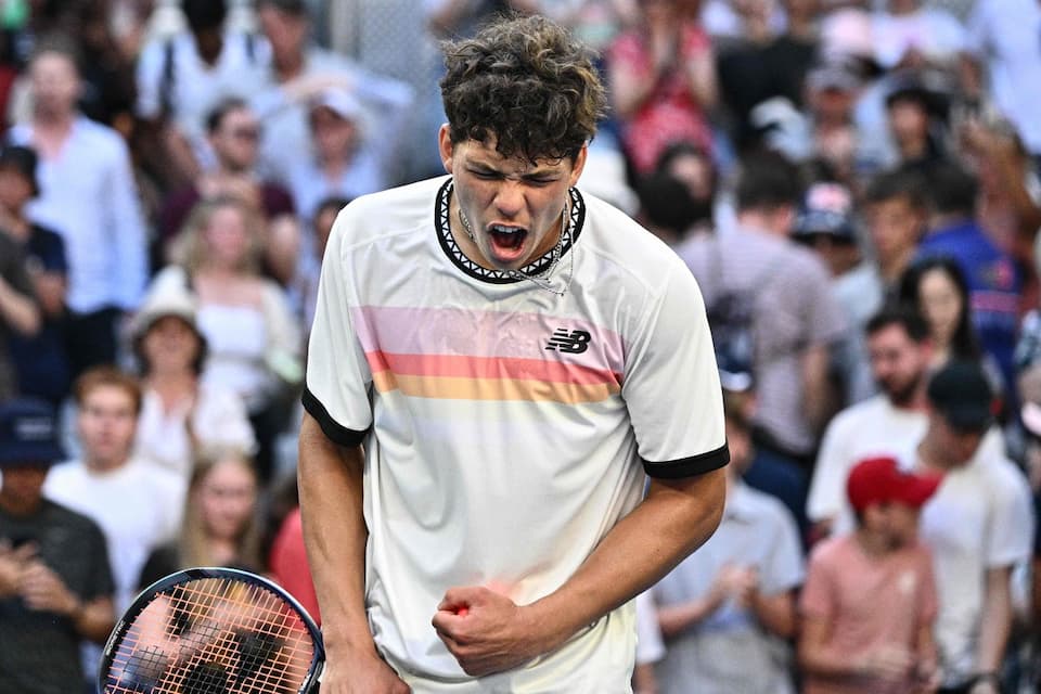 A player leaves the United States for the first time and reaches the quarter-finals in Melbourne conventional public school