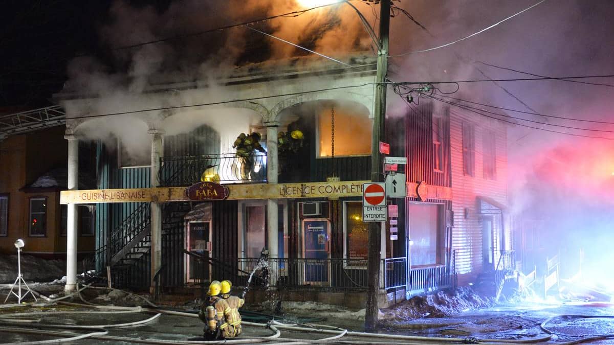 Un immeuble de SaintGabrieldeBrandon rasé par les flammes TVA Nouvelles Un immeuble de SaintGabrieldeBrandon rasé par les flammes TVA Nouvelles