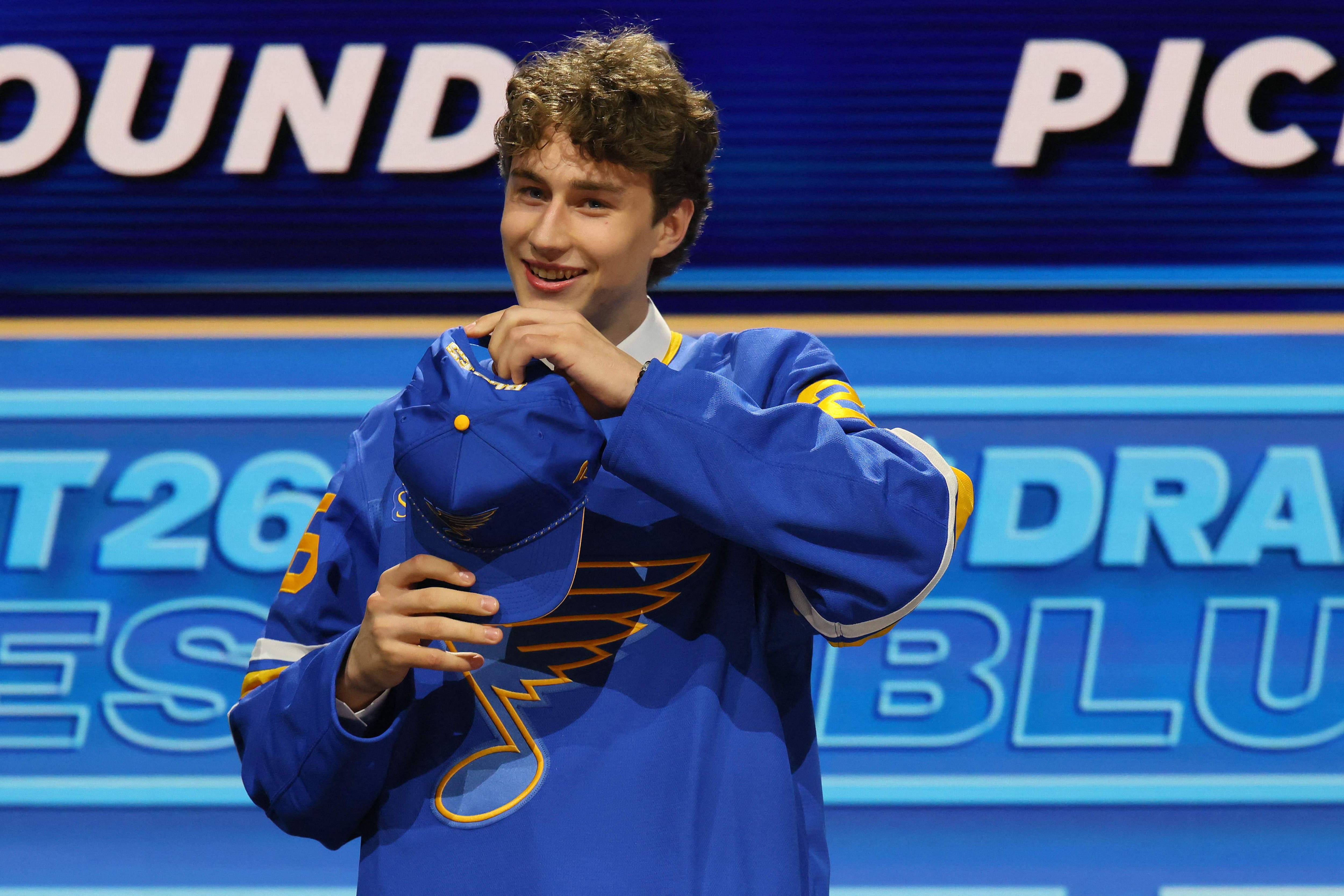 Maddox Dagenais repêché par les Blues: Simon Gagné «très content et ému» de voir son tout premier choix être réclamé