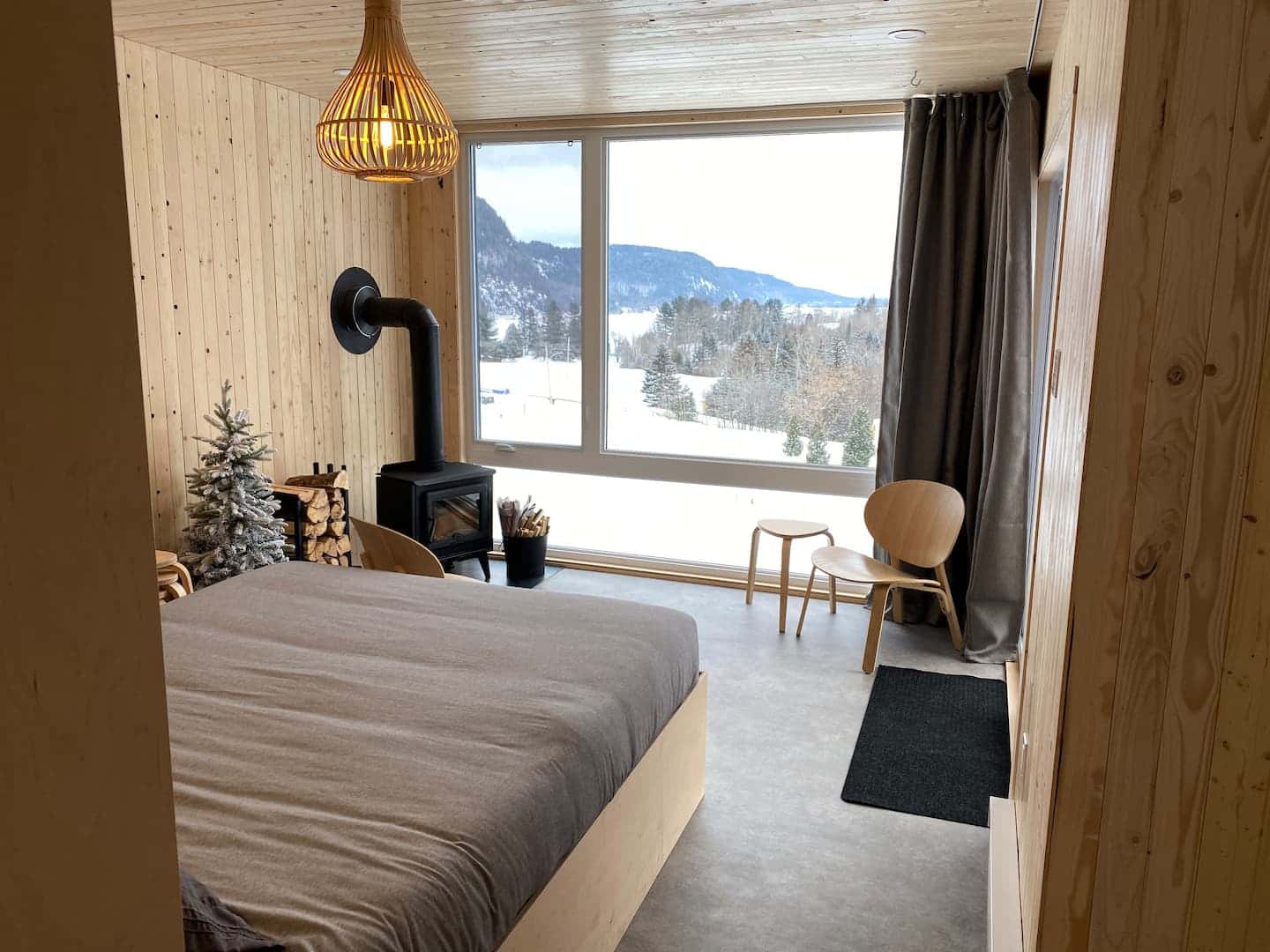 4 chalets Airbnb avec spa et foyer à louer 