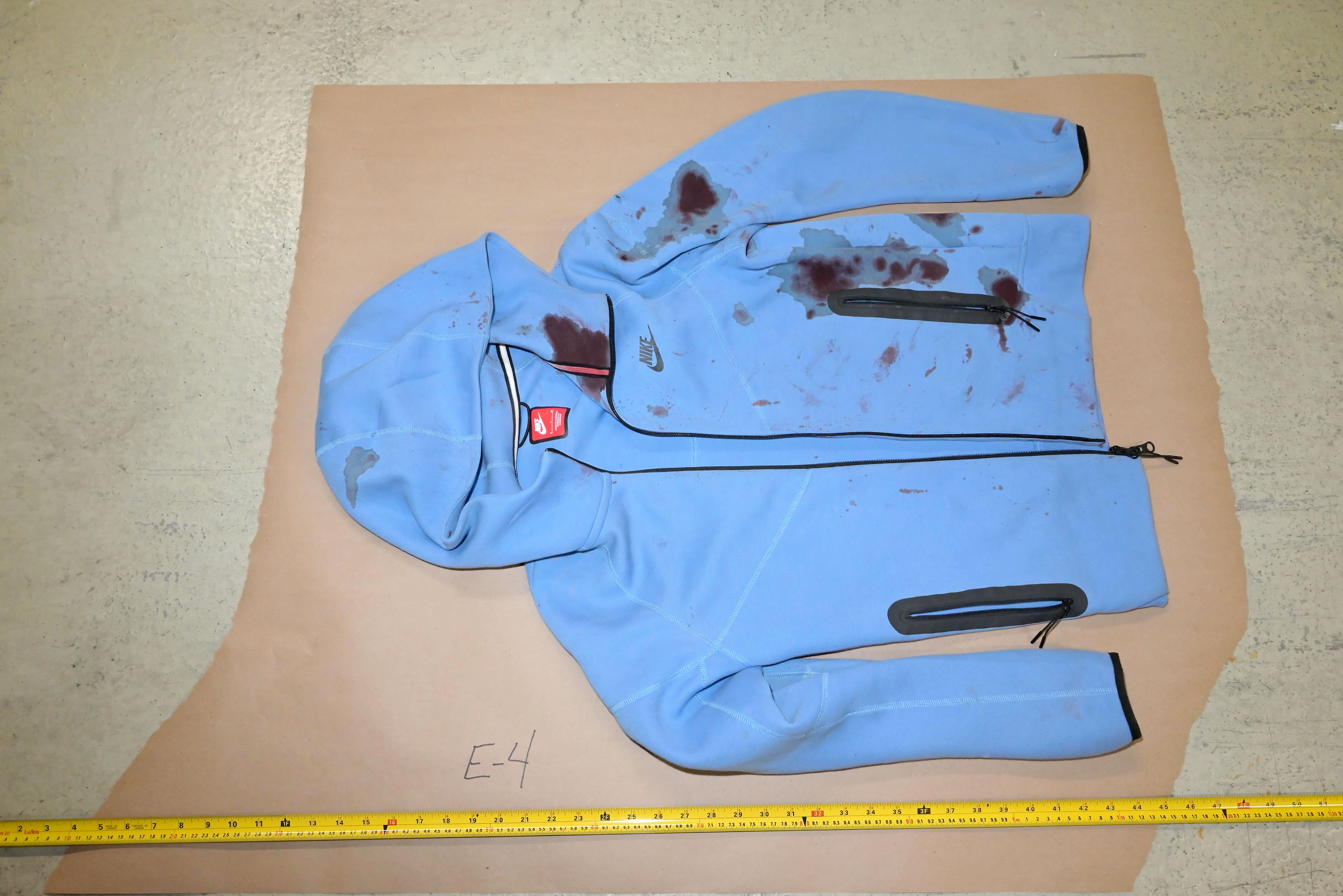 Violente agression au couteau: un accusé espère s’en sortir avec de la prison à la maison