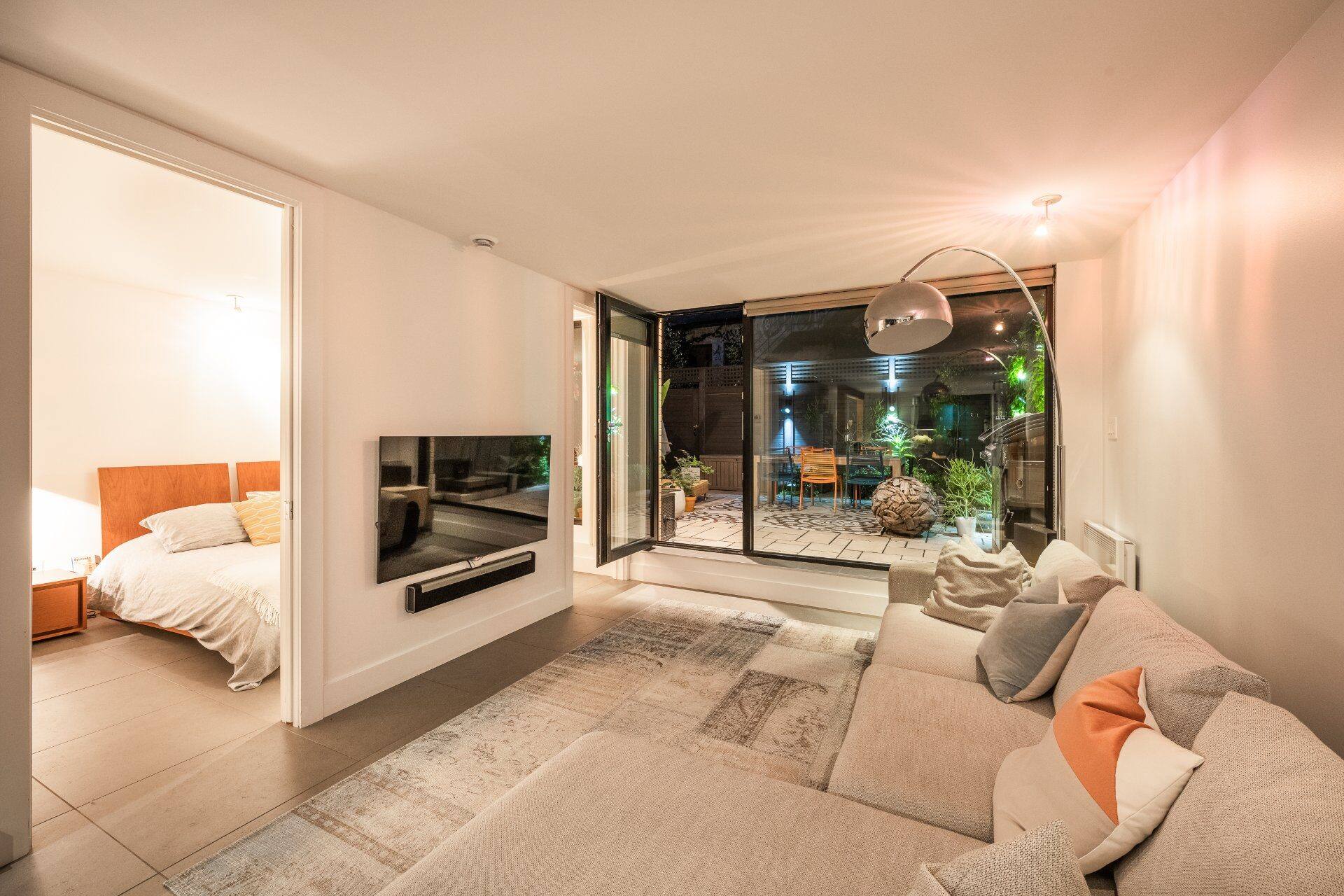 Un condo avec une jolie cour arrière pour 849 000$