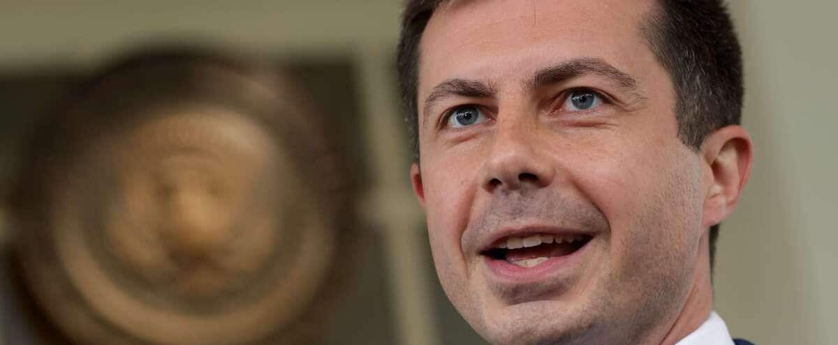 O primeiro-ministro gay dos Estados Unidos declara abertamente que se tornou pai O primeiro-ministro gay dos Estados Unidos declara abertamente que se tornou pai
