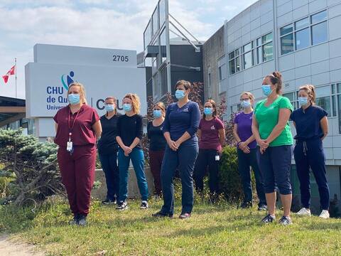 25 infirmières de l'unité néonatale du Centre mère-enfant du CHUL, à Québec, ont décidé de ne pas rentrer au boulot, dimanche matin, pour dénoncer la dégradation de leurs conditions de travail.